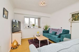 LIVING ROOM- click for photo gallery